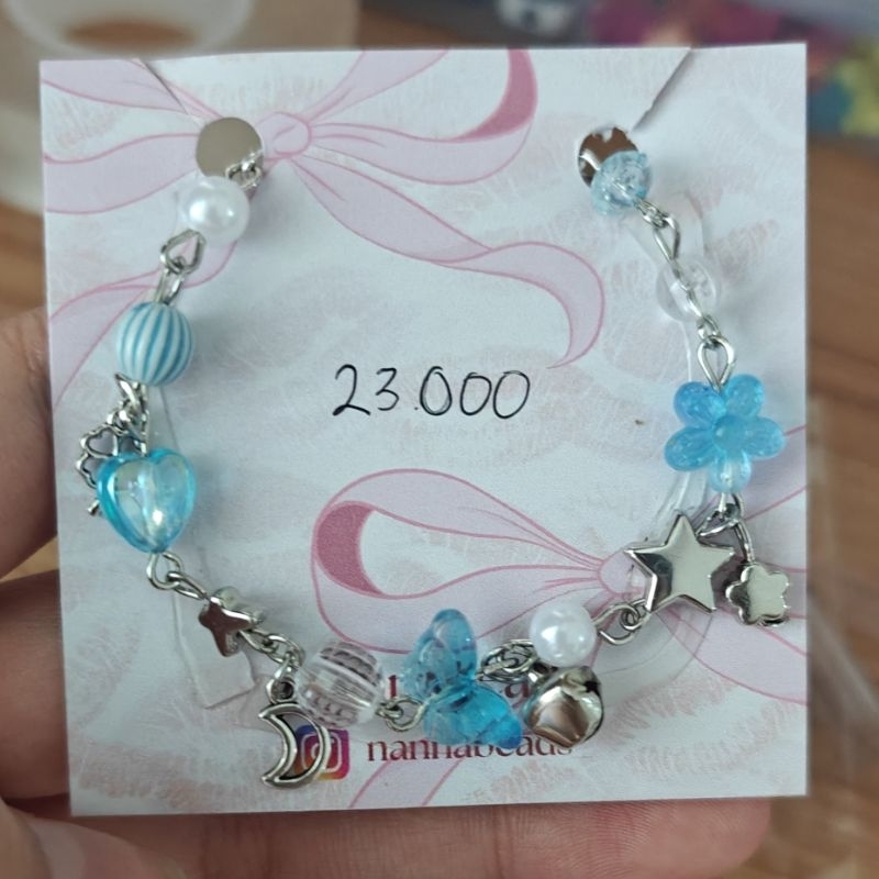 gelang biru inisial