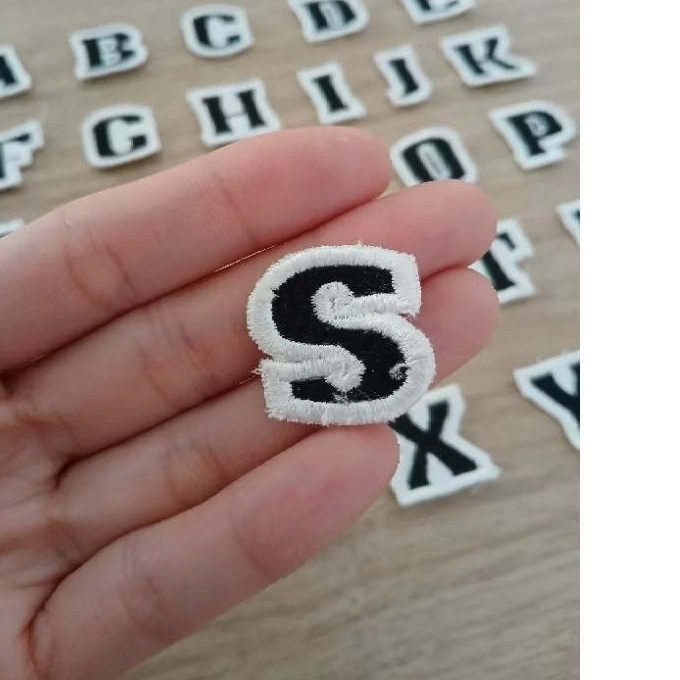 PATCH BORDIR HURUF JAHIT/LEM