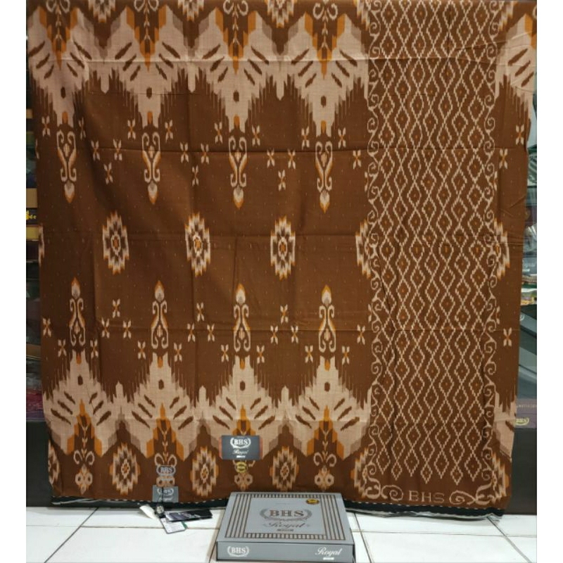 Sarung BHS KAWUNG BAHAN MESRES SUTRA SILVER JAHITAN TENGAH BARANG ORIGINAL