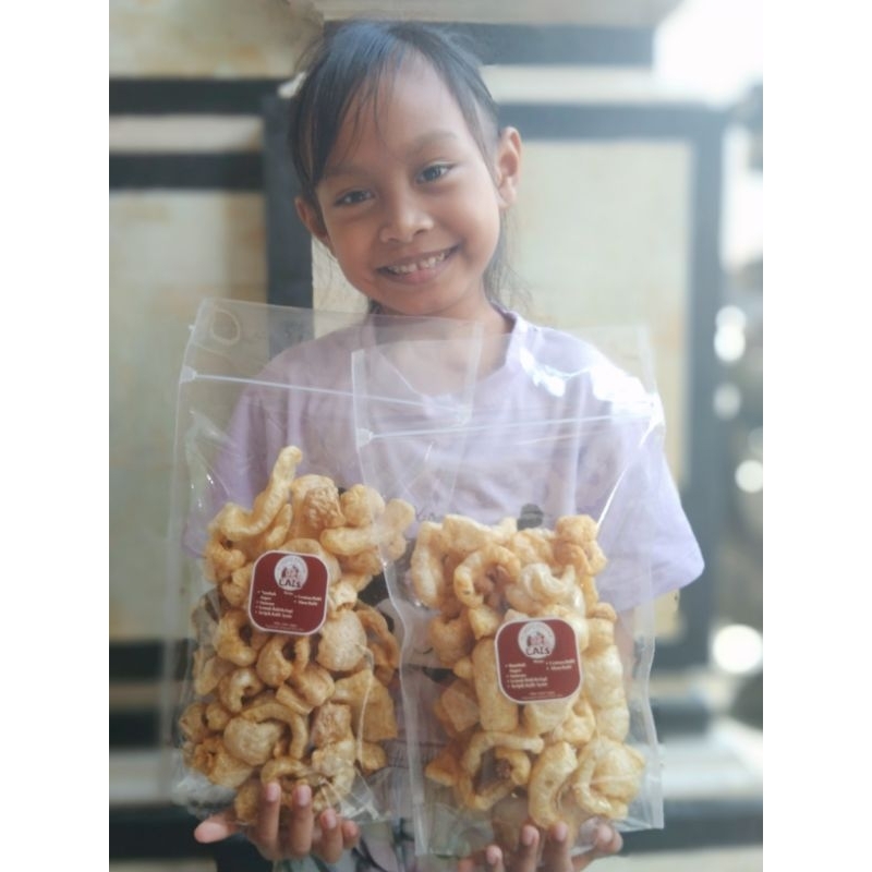 

Kerupuk babi super/Kerupuk Kulit/Kerupuk kulit babi/ Kerupuk babi/Kerupuk enak dan gurih/ Kerupuk asli bali