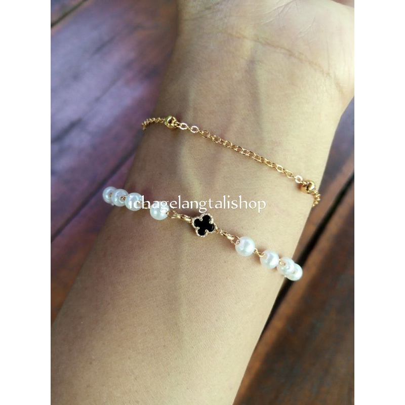 gelang mutiara double layer variasi clover 0, 2 gram Semar nusantara