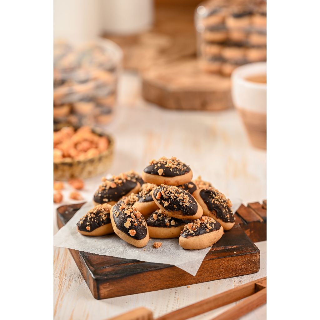 

PEANUT CHOCO dengan selai skippy dan taburan kacang madu