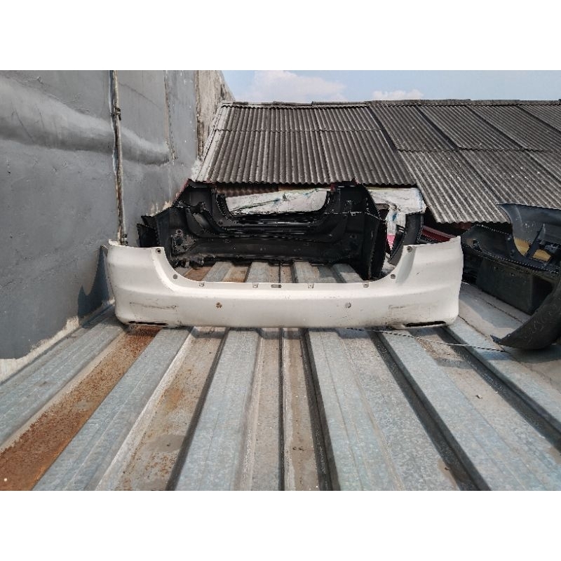 bumper bemper belakang Innova 2010-2015