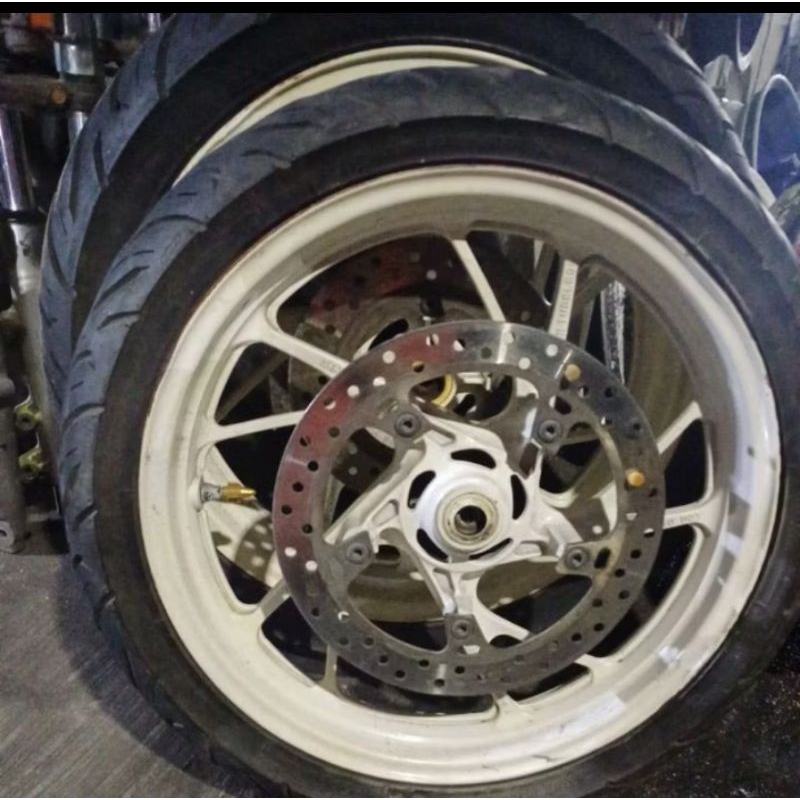 velg  depan belakang ban honda CBR 150 R 2013 coptan original