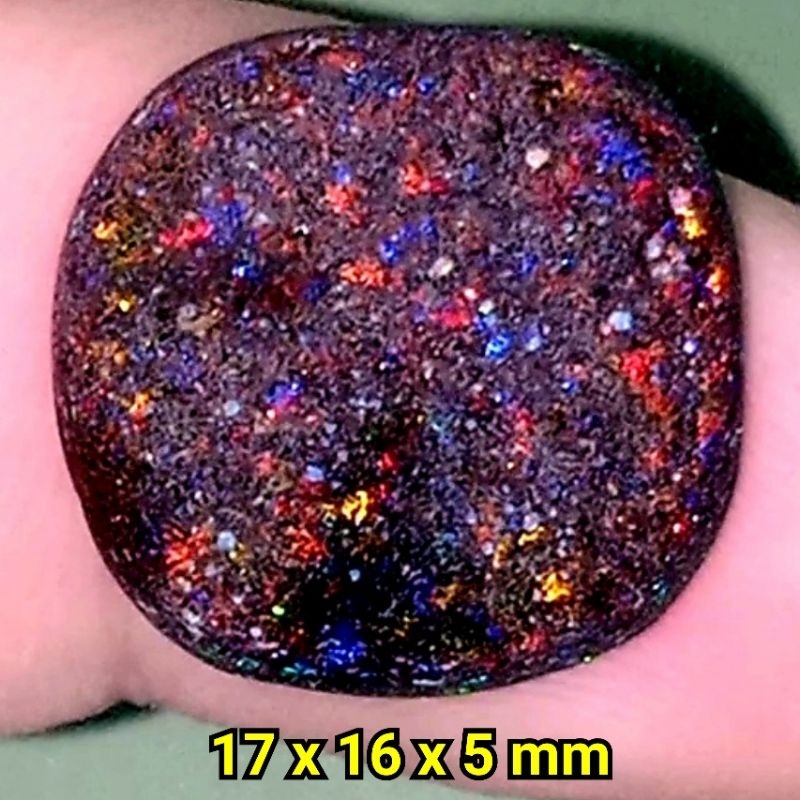 Bahan Kalimaya Black Opal Matrix Andamooka Australia.. 17x16x5 mm..