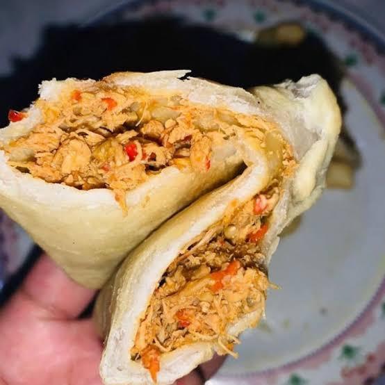 

Cireng ayam suwir pedas 1 pack isi 10 pcs beli lebih banyak lebih murah