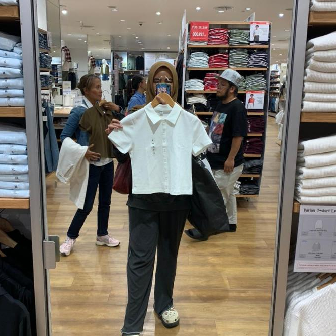 T-SHIRT POLO KEMEJA MINI UNIQLO WANITA