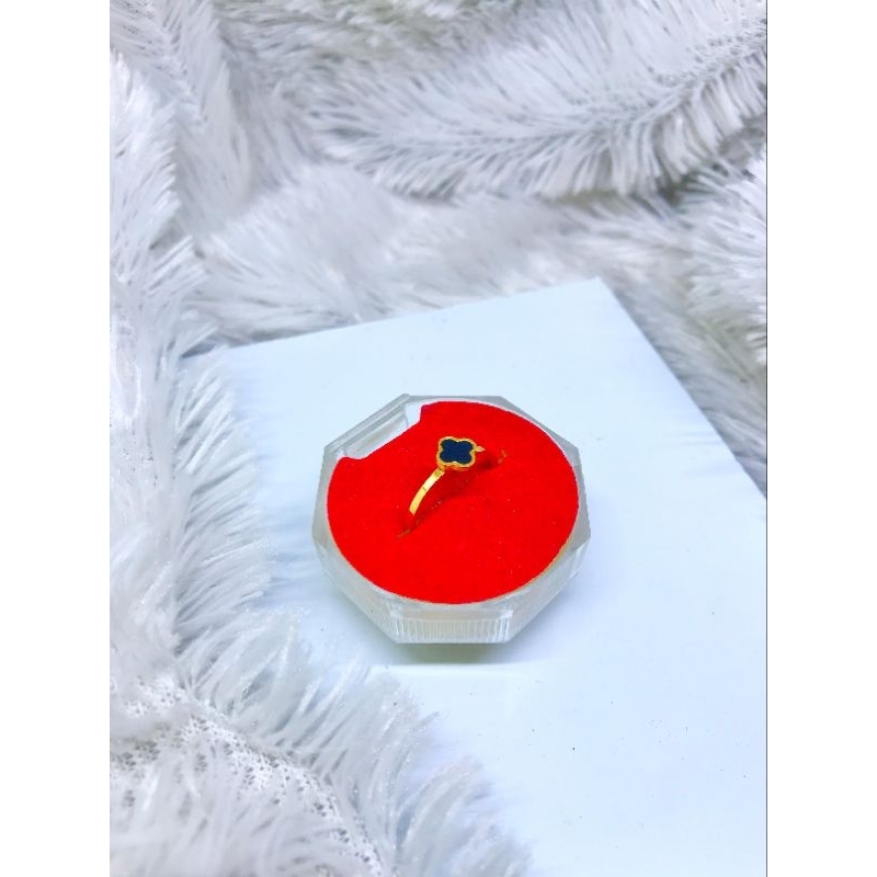 Cincin Tipis clover hitam cewek titanium anti karat 0148