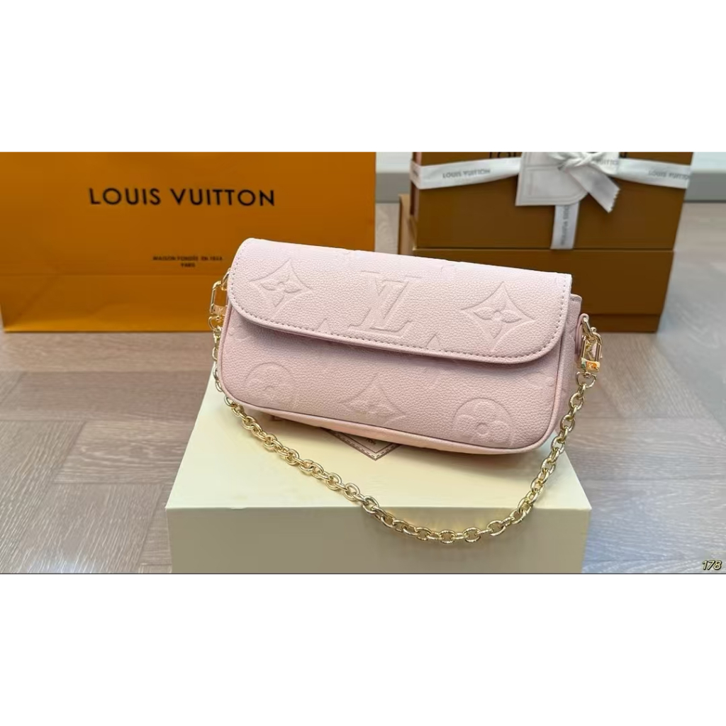 LV Ivy Woc Classic Strawberry Powder Bag