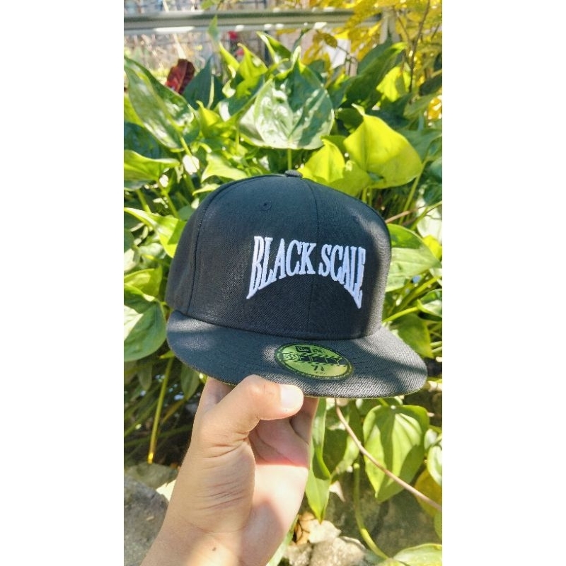 topi new era bordir black scale