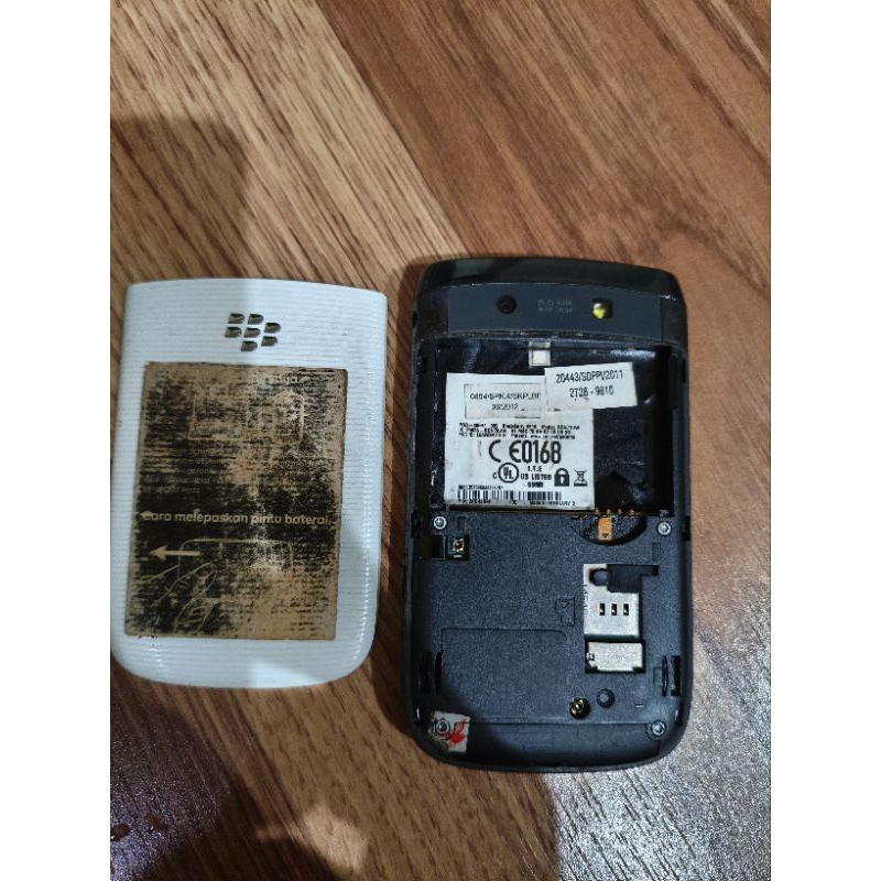 Blackberry Torch 9810 White Edition Jual Bahan