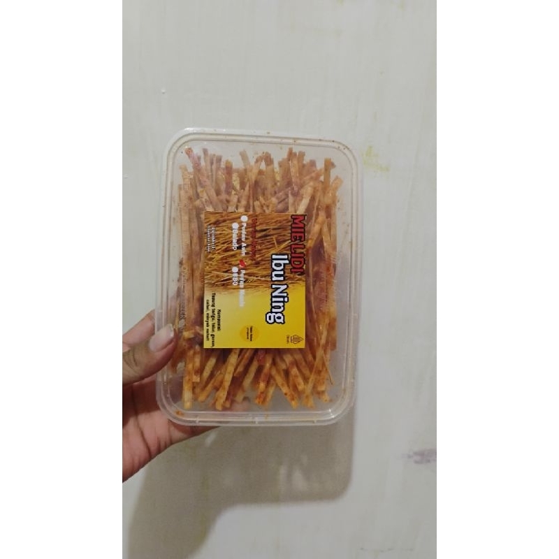 

Mie Lidi Besar Kemasan 150gr | Jajan Jadul Pedas Gurih Renyah