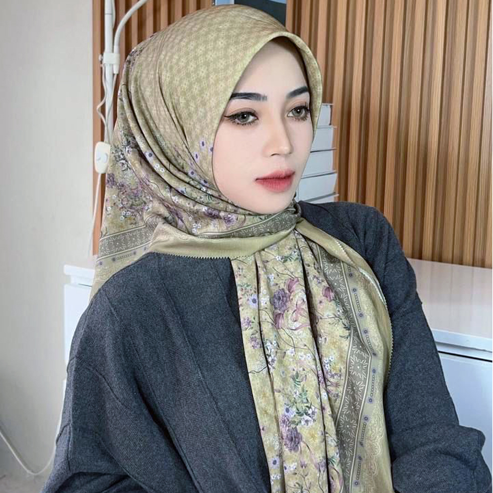 Jilbab Hijab Segiempat Motif Bunga Kecil Hijab Voal Premium