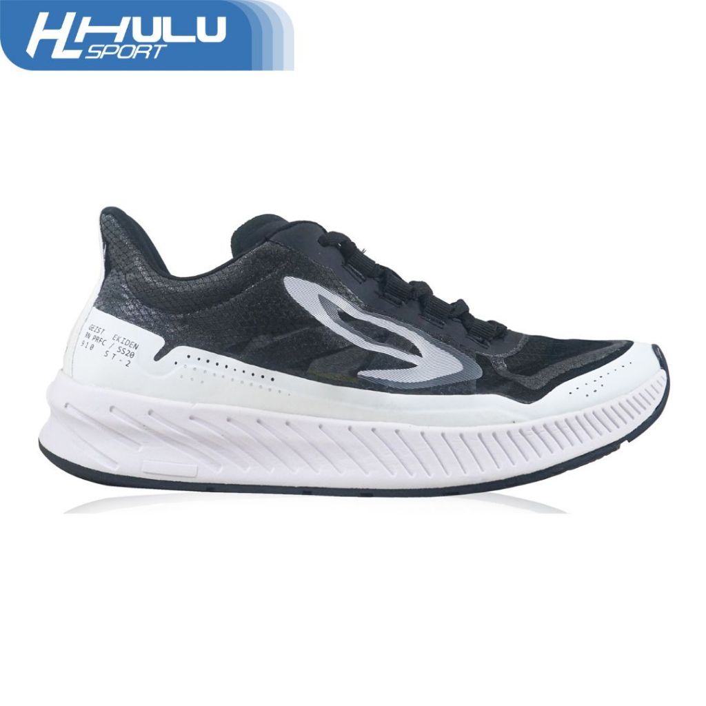 910 NINETEN SEPATU LARI GEIST EKIDEN HITAM PUTIH