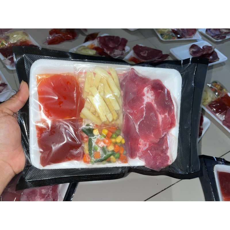 

steak daging komplit sayuran/saus bbq / saus pedas 350/370gram