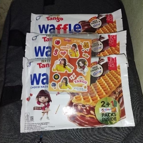 

WAFFLE CHOCO HAZELNUT x JKT48 PASTI DAPAT STIKER / PC!