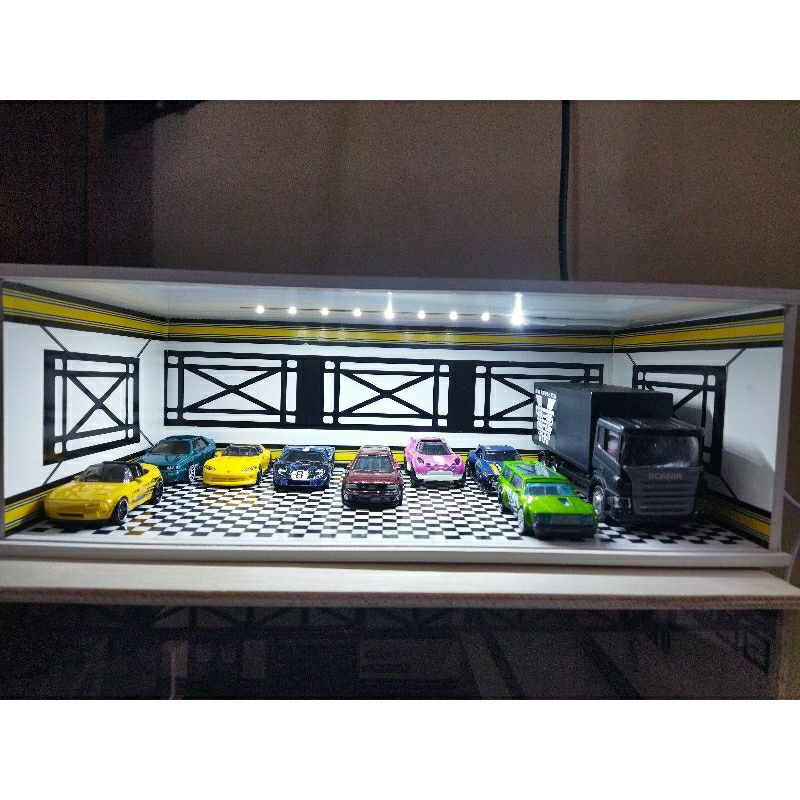 DIORAMA bengkel  TUTUP AKRILIK