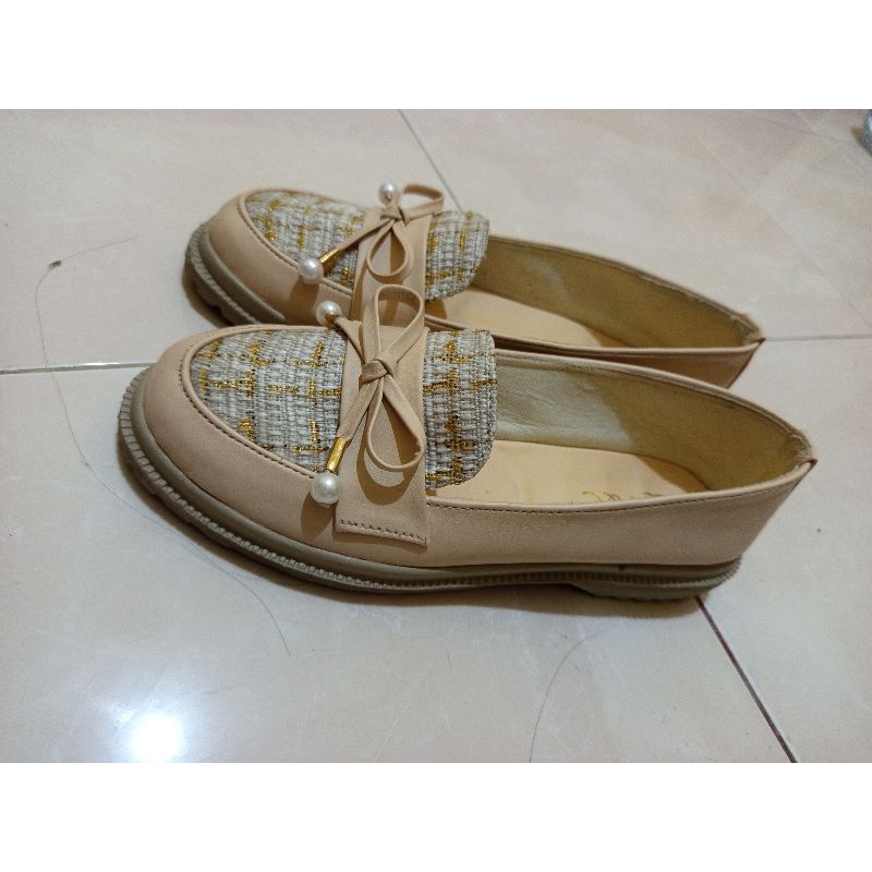 Preloved sepatu docmart wanita