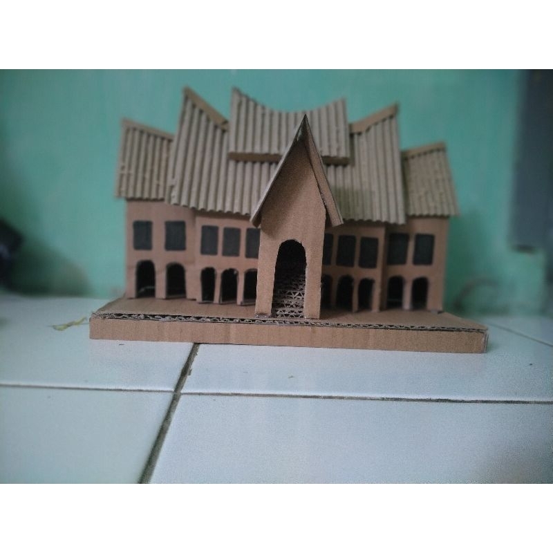 

Prakarya Rumah adat Padang dari kardus