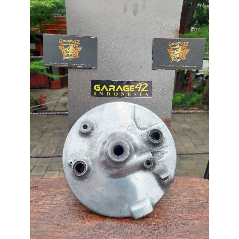 tutup tromol depan CB 200