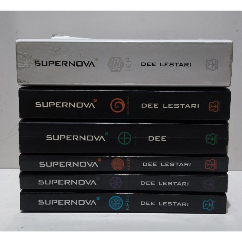 (preloved) seri lengkap novel Supernova - Dee Lestari