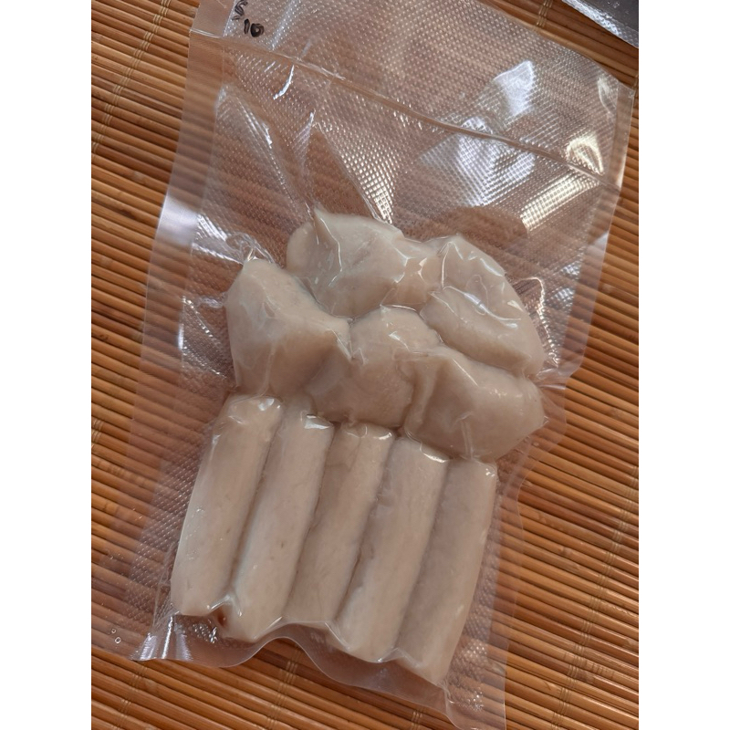 

Pempek ikan tenggiri super paket 1 pack (10 pcs) pempek ikan tenggiri, mpek-mpek, pempek bengkulu, pempek lenjer, pempek telur, pempek adaan, pempek crispy