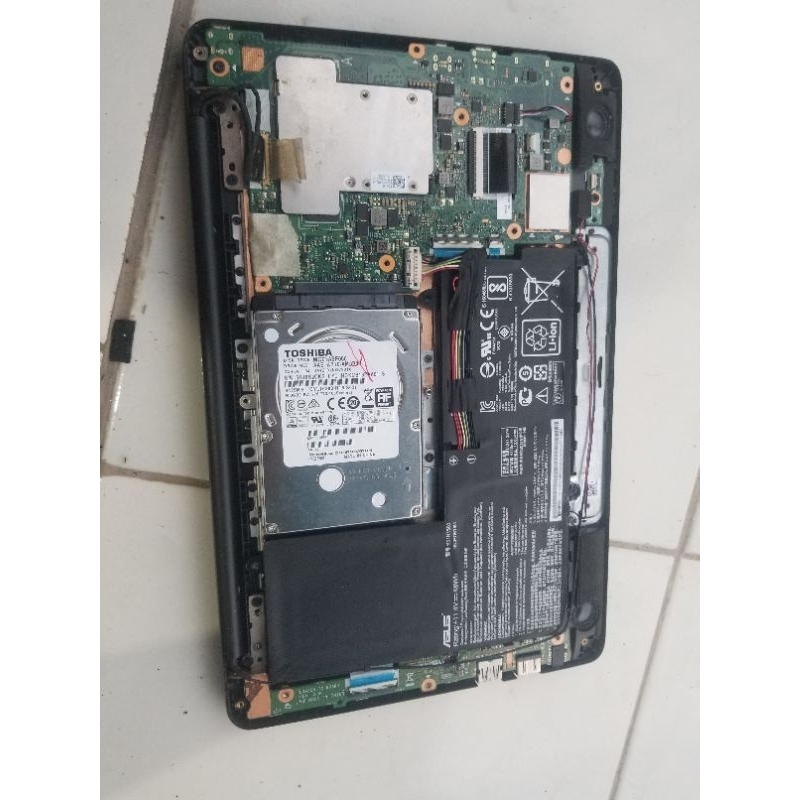 Asus E202S