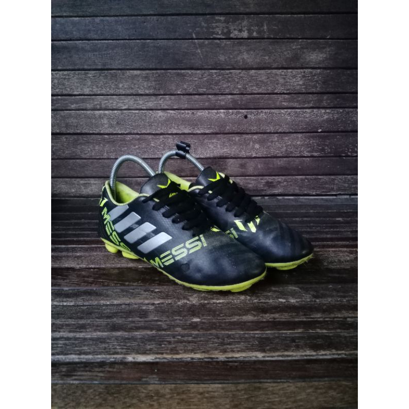 TMAX - Sepatu Olahraga Bola Besar Tmax Messi