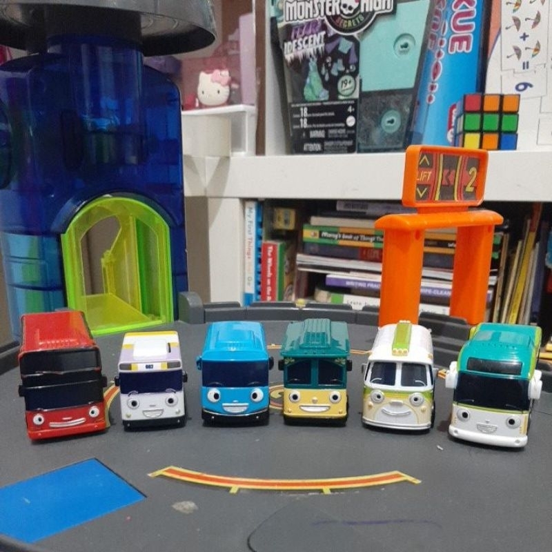 Preloved ORIGINAL TAYO and Friends by Iconix Mainan Mobil Anak not Hotwheels Tomica