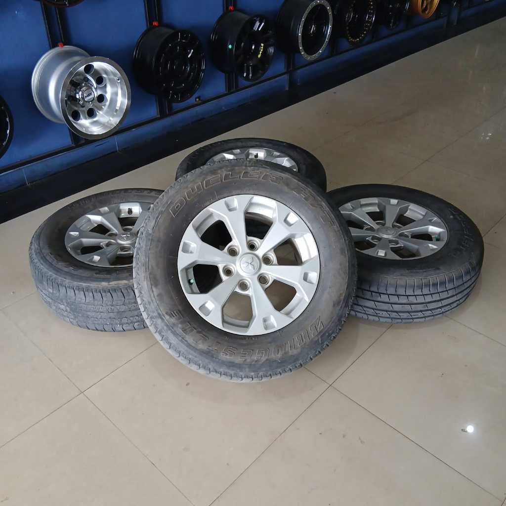 VELG/PELEK MOBIL SECOND ORIGINAL PAJERO RING17 BAUT6X139 +BAN 265 65