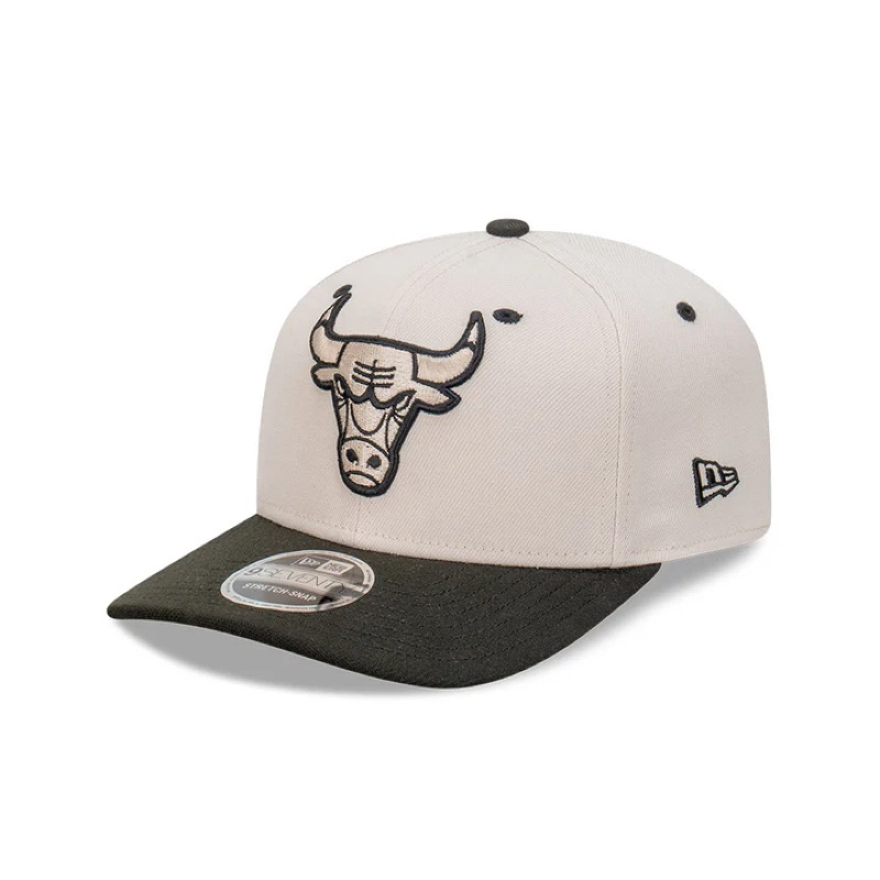 TOPI NEWERA Chicago Bulls Stone Black 2-Tone 9Seventy Stretch Snap Cap