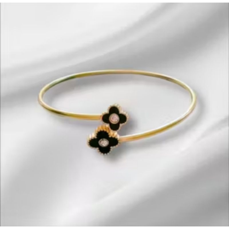 gelang bangle clover hitam