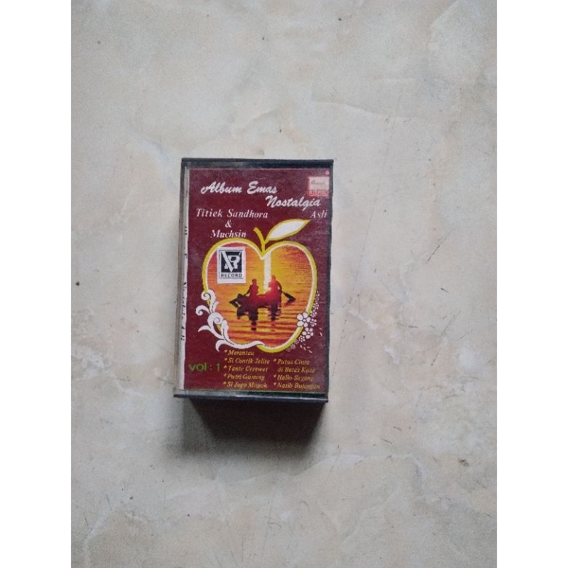 kaset pita TITIEK SANDHORA & MUCHSIN