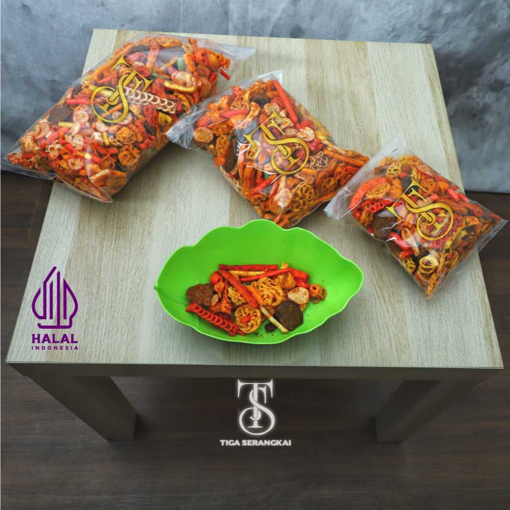 

KERUPUK SEBLAK MIX – Pedas, Gurih, Bikin Nagih! Cemilan khas Sunda yang meledak di lidah! Perpaduan kerupuk aneka bentuk dengan bumbu seblak pedas gurih, cocok buat penikmat rasa mantap.
