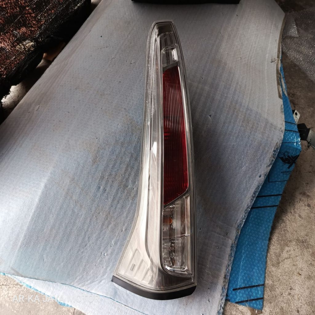 stoplamp Nissan Serena 2014 2015 kiri