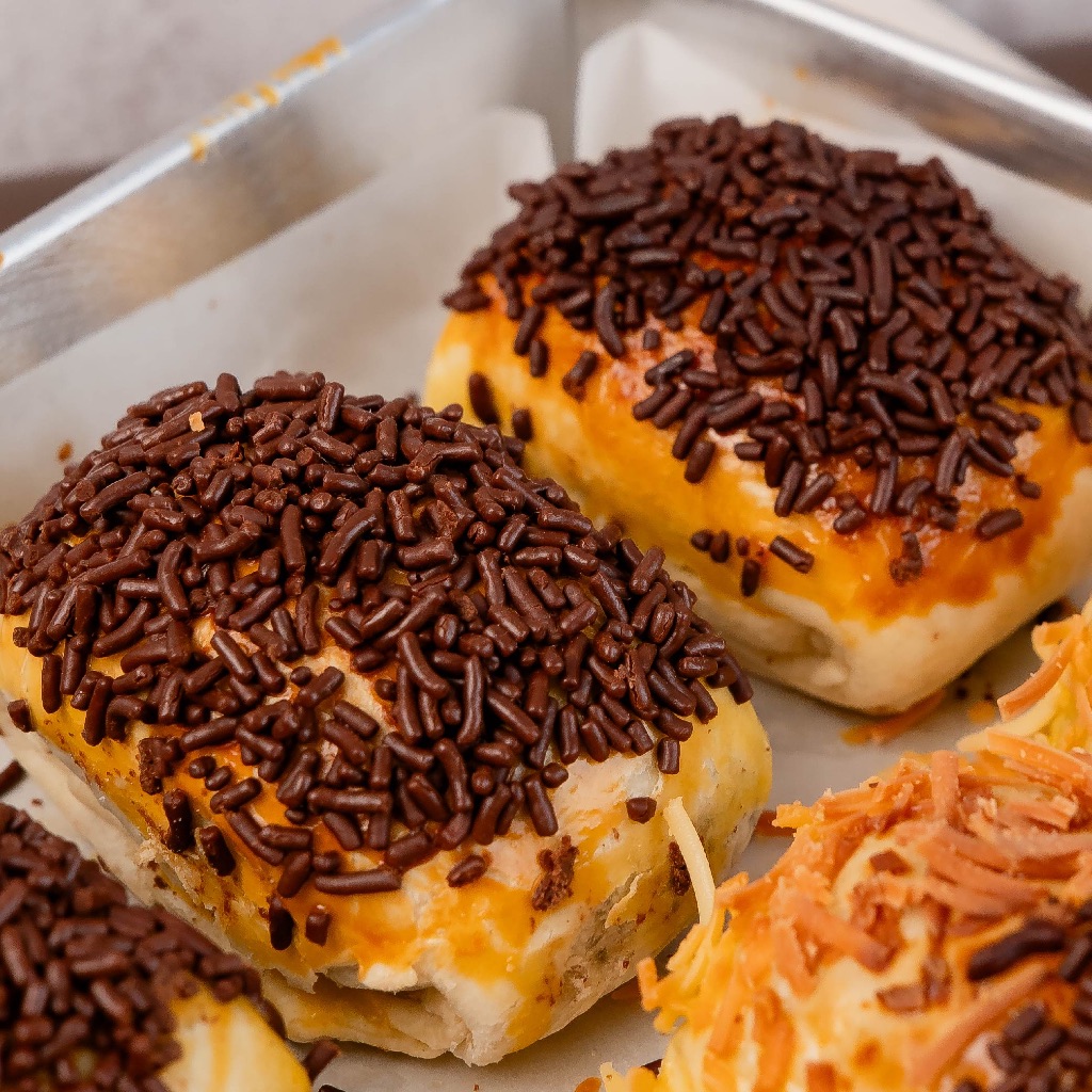 

[CHOCO BOLLEN] by The Bollen Baker / Pisang Bollen Coklat Premium / Kue Pisang Coklat Renyah / Bolen Pisang Coklat