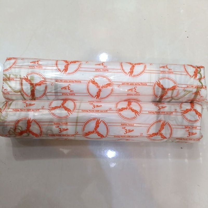 Sufra / taplak meja plastik cap 3 Ikan 30pcs