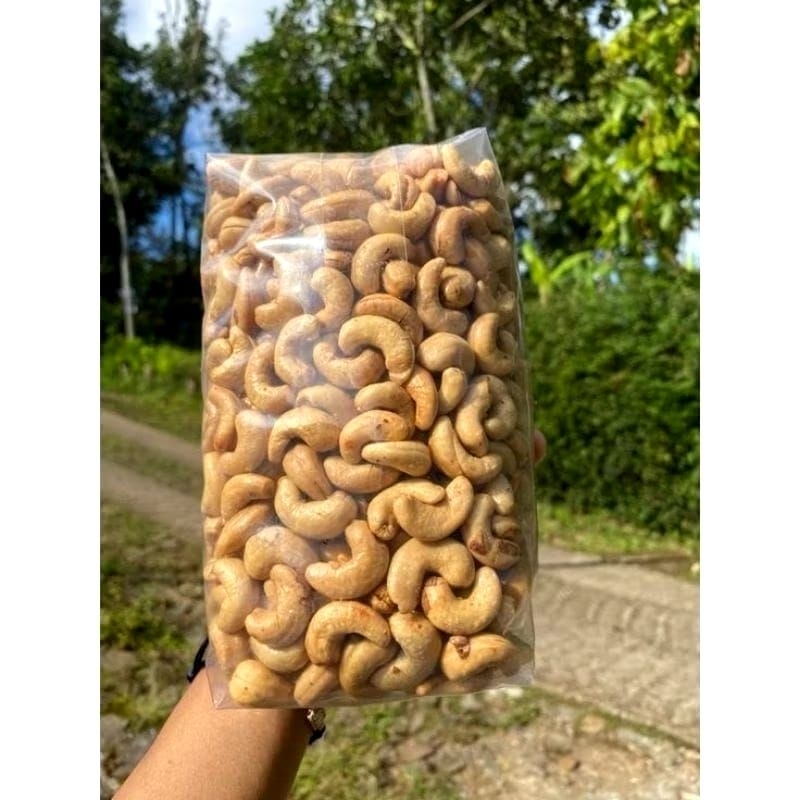 

Kacang Mede Utuh Mateng Goreng 1kg Cemilan Gurih Enak