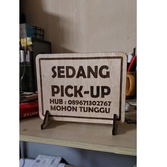 

papan informasi tulisan custom untuk di meja atau dinding