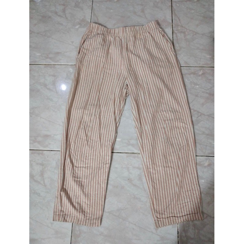 UNIQLO CELANA PANJANG SALUR
