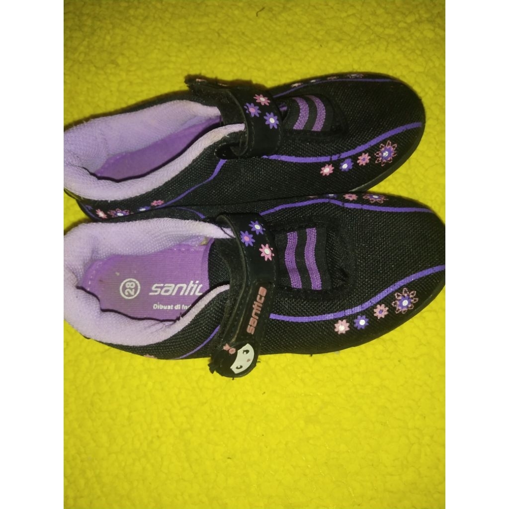 Sepatu Anak Sekolah santica ( Preloved)