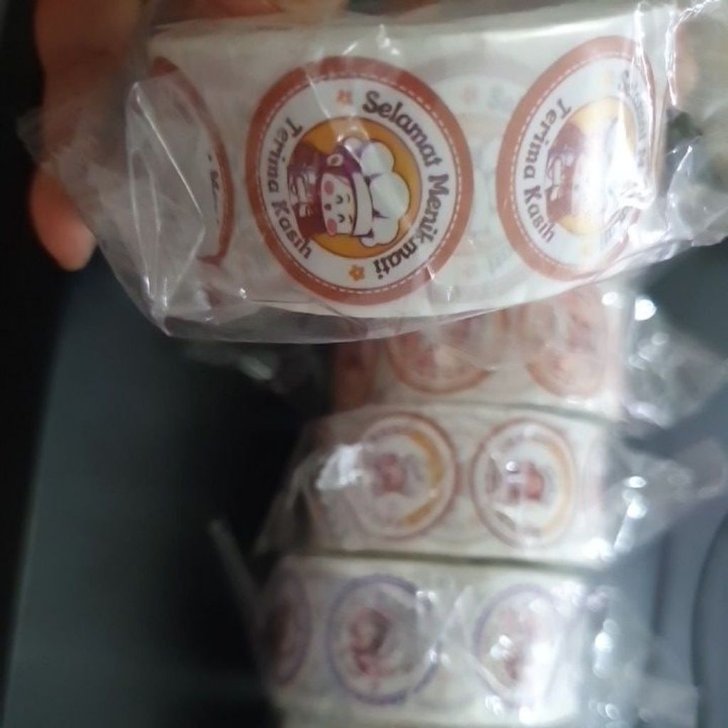 

Sticker Roll Label Selamat Menikmati