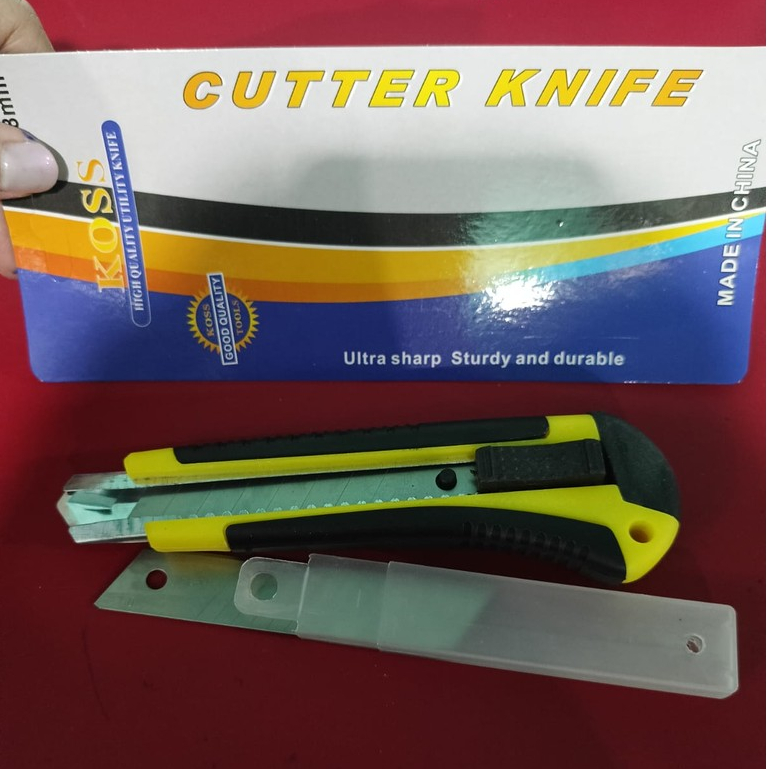 

Cutter Besar KOSS Cutter Knife 18mm Koss (Free 2 Mata Pisau Refill Dikemasan)