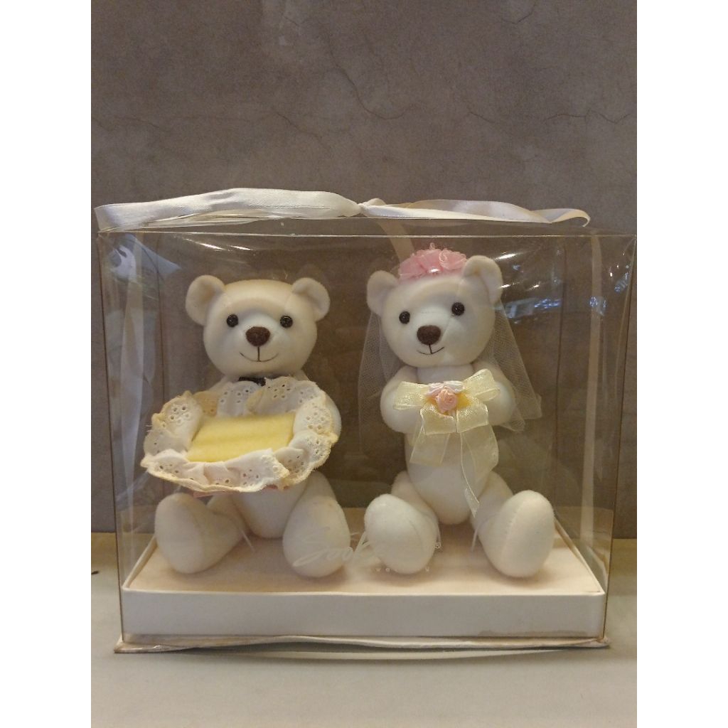 Teddy couple putar