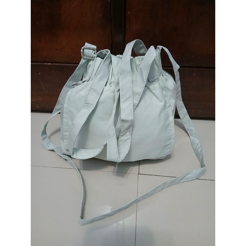 preloved tas serut cewek abu2 like new