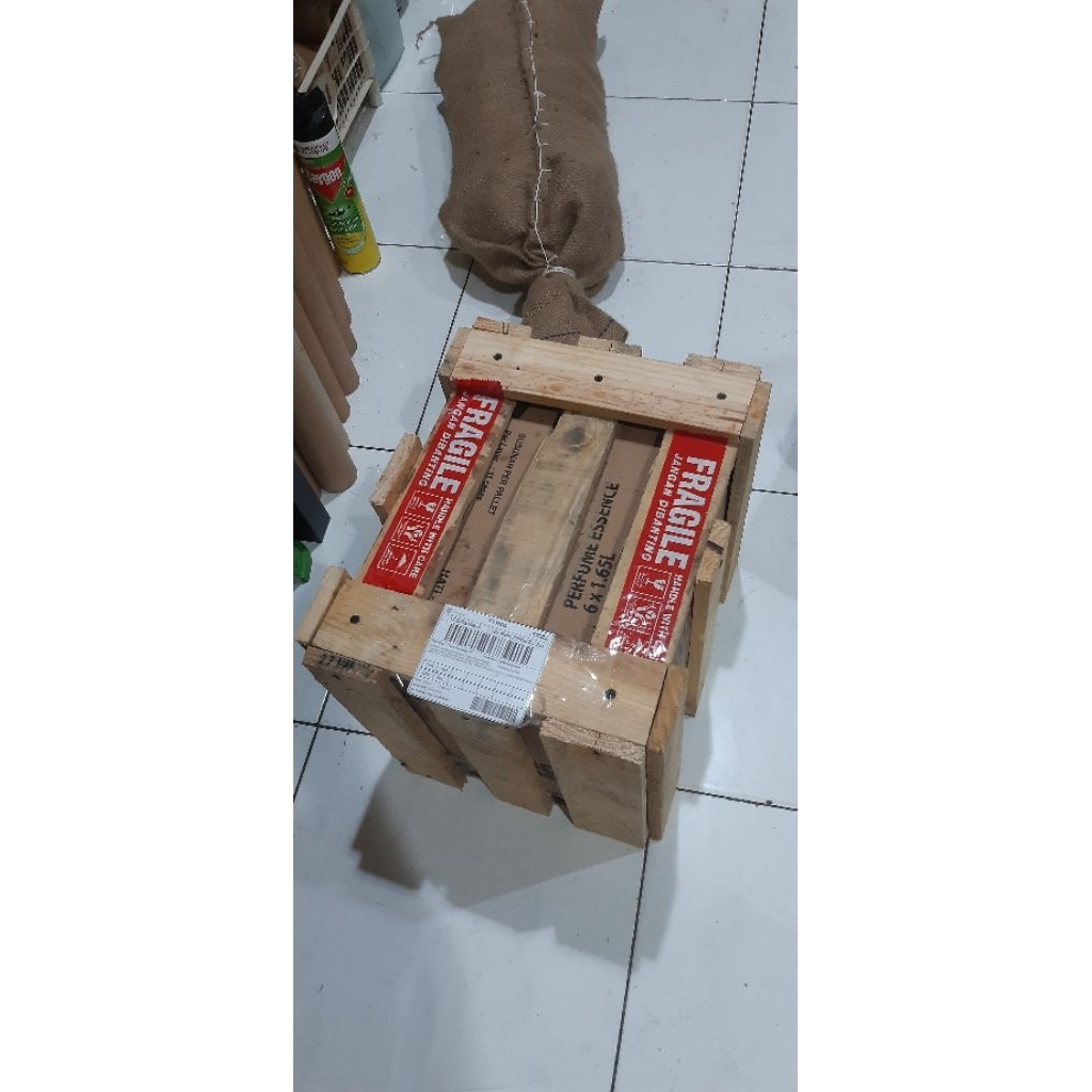 

Packing kayu tambahan untuk pesanan 1 - 20 pcs mug / gelas keramik