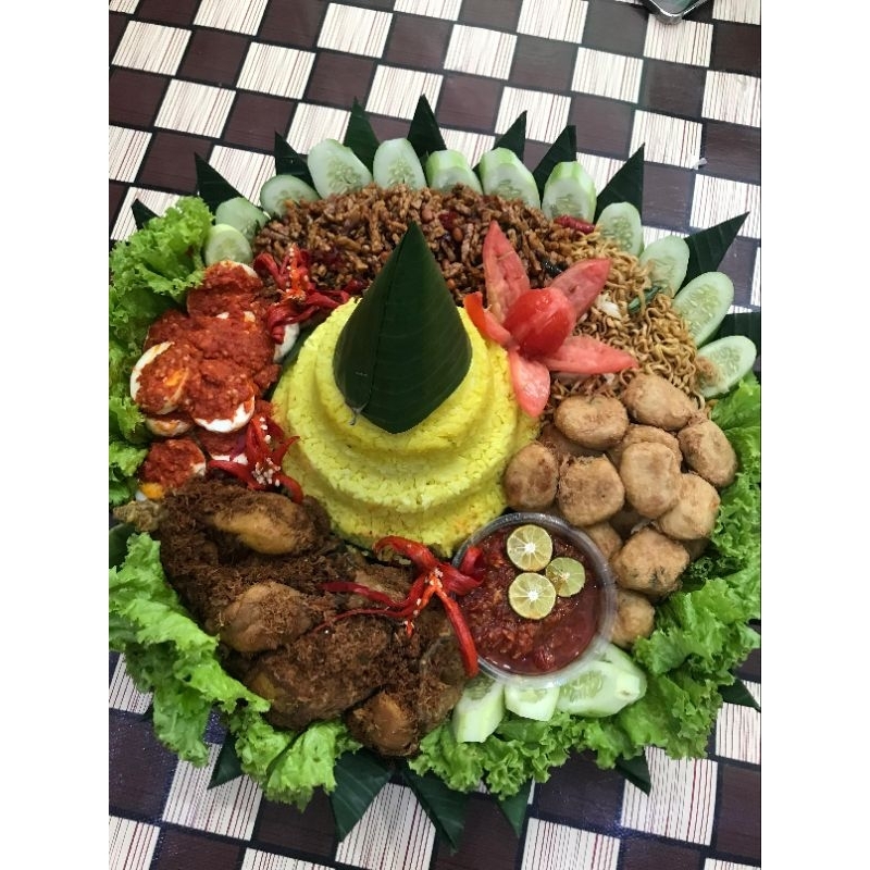 

tumpeng tampah nasi kuning
