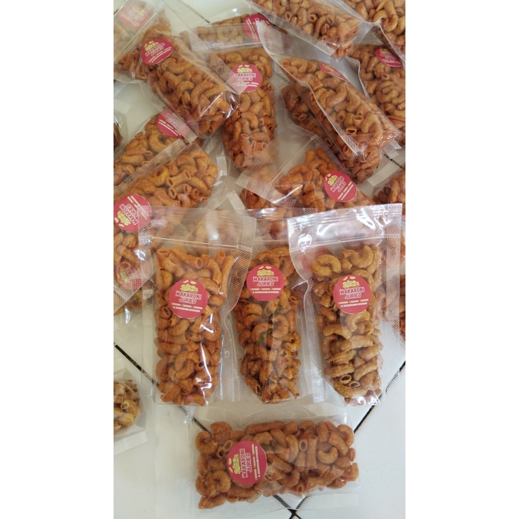 

(Untuk dijual lagi) makaroni cikruh pedas daun jeruk isi 20pcs