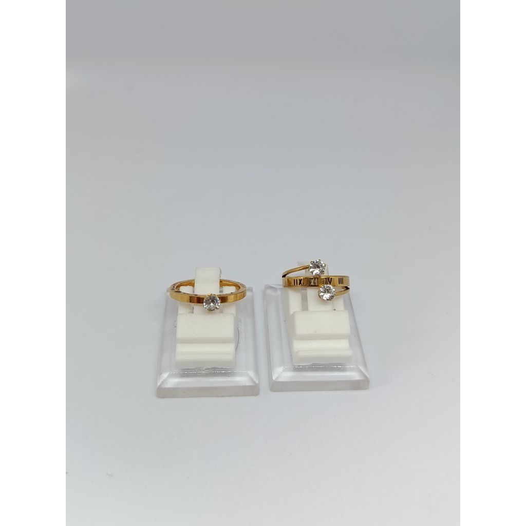 Cincin titanium putih permata