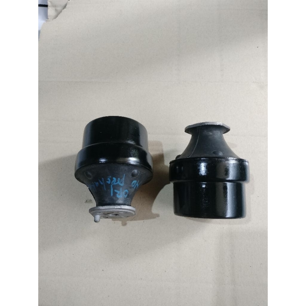 KARET BUSHING ENGINE MOUNTING KANAN SUZUKI ERTIGA 2018 KE ATAS